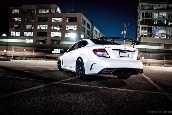 Mercedes-Benz C63 AMG Black Series - 2