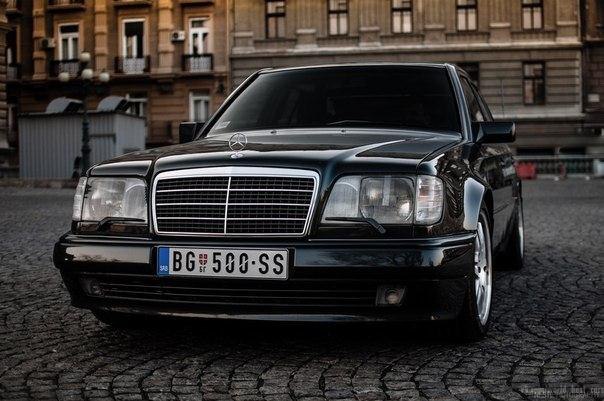 Mercedes-Benz S-Klasse Coupe (C126); Mercedes-Benz 500 E (W124). - 4