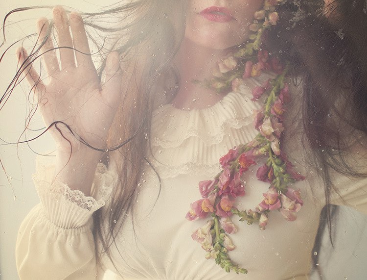 Без обещаний жизнь печальней. Без обещаний жизнь печальней. Без обещаний жизнь печальней. Стихи о счастье короткие красивые русских поэтов. Без обещаний жизнь печальней.