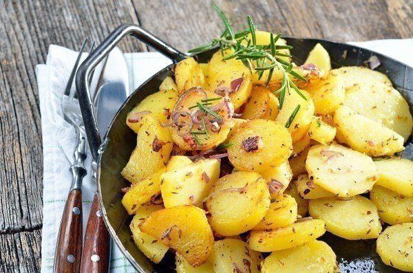 Советы хозяйкам для приготовления вкусного картофеля: 1. Отварной картофель будет вкуснее, если ...