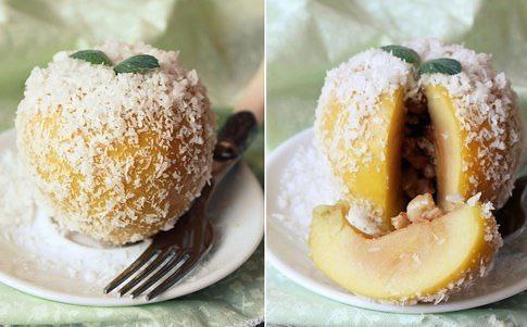 Яблоки Raffaello.Приготовление:Помойте яблоки, срежьте верхушку и вырежьте сердцевину. Яблоки ...