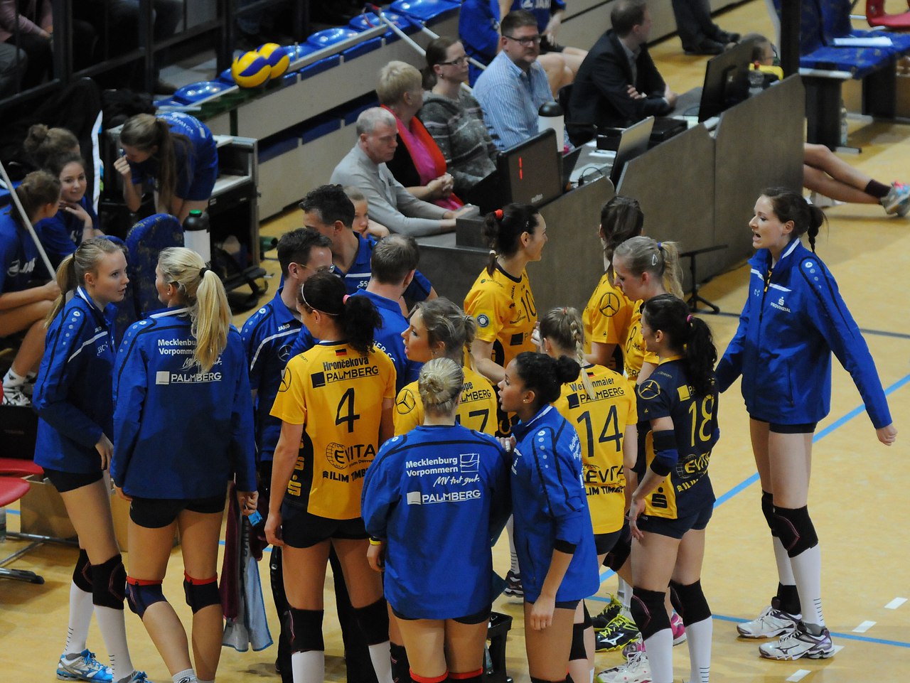 2015 CEV Volleyball Challenge Cup - Women SCHWERINER SC vs VC OUDEGEM - 5