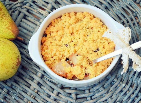 Грушево-шоколадный крамбл.Один из вариантов несложных и вкусных десертов, особенно актуален в летний ... - 2