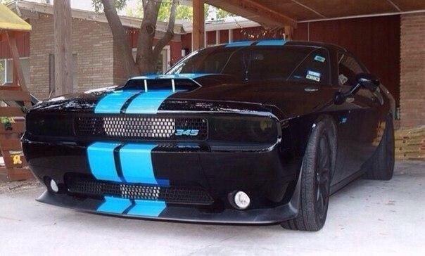 Dodge Challenger - 8