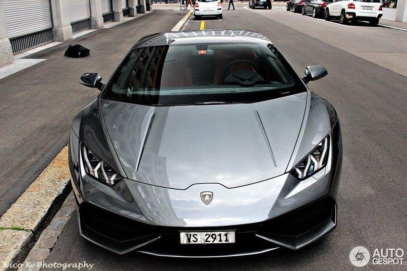 Lamborghini Huracan.  -  V10 (5204 )  - 610 .. @ 8.000 rpm . ...