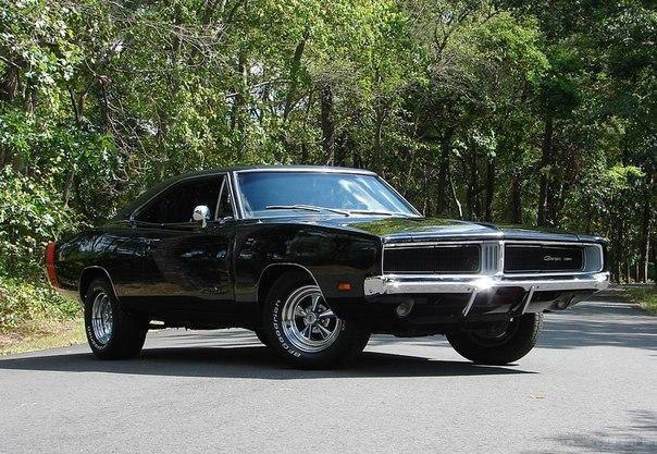 1969 Dodge Charger R/T.: V8: 7.2 . (440ci): 727 Automatic.: ... - 4