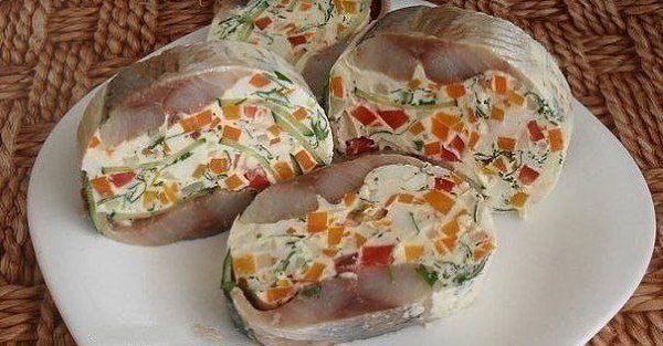 Яичный салат с лимоном и ароматными травами.Ингредиенты:горчица 1 ст. л.лимонный сок свежевыжатый 2 ...