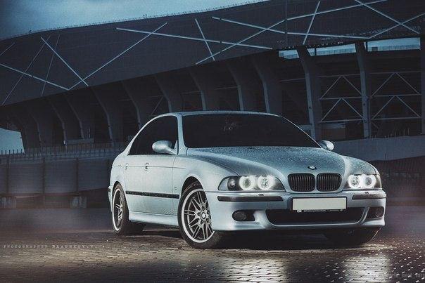 BMW 5 E39.