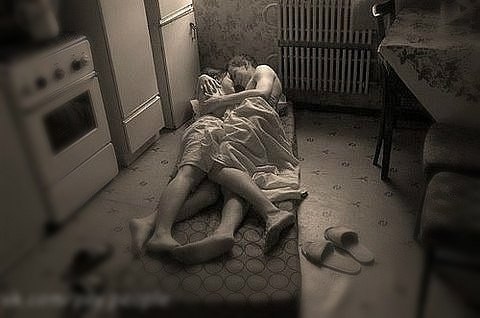 Для того, чтобы было легко жить с каждым человеком, думай о том, что тебя соединяет, а не о том, что ...