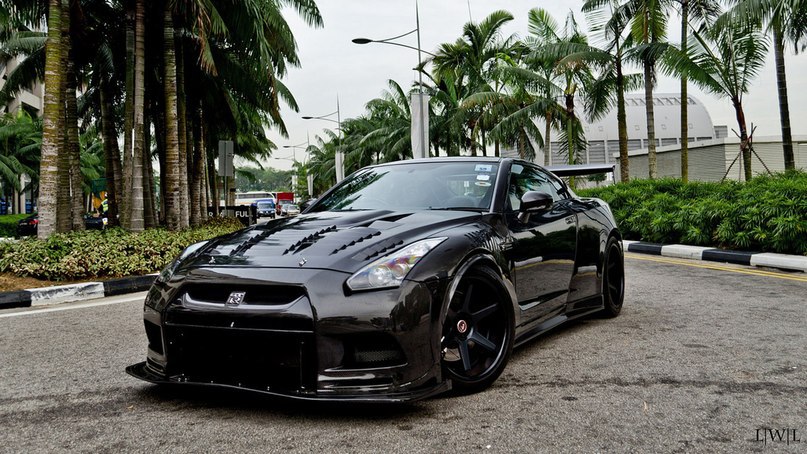 Nissan GT-R