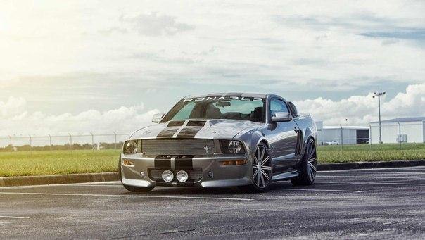Ford Ronaele Mustang 550R
