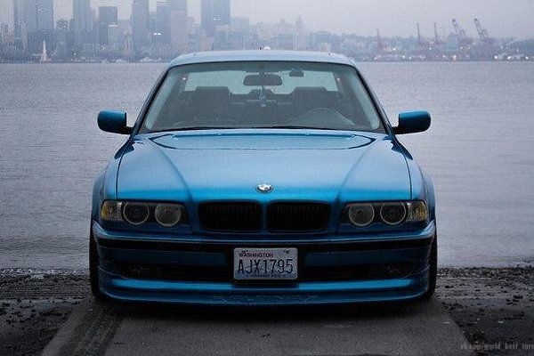BMW 750iL (E38). - 7