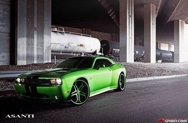 Dodge Challenger - 2