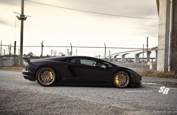 Lamborghini Aventador LP 700-4.: 6.5L V12: 700 .. : 690 : ... - 6