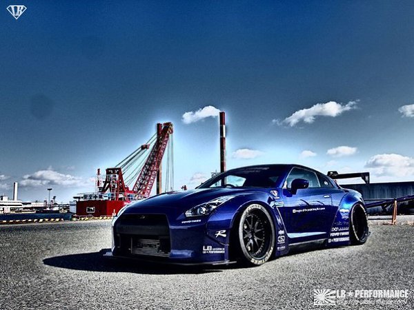 Nissan GT-R - 2