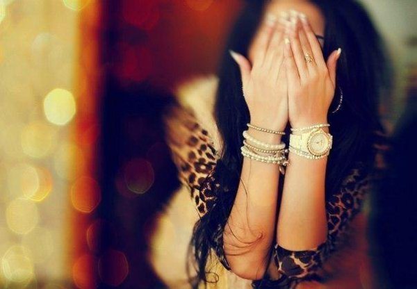 В жизни есть конец всему. Любви… Друзьям… Страданьям… Но нет конца лишь одному — Воспоминаниям…