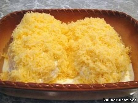 Куриная грудка под йогуртовым соусом с сыром.137 ккал на 100 грНам понадобится:2 куриные грудки (250 ...