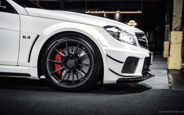 Mercedes-Benz C63 AMG Black Series - 3