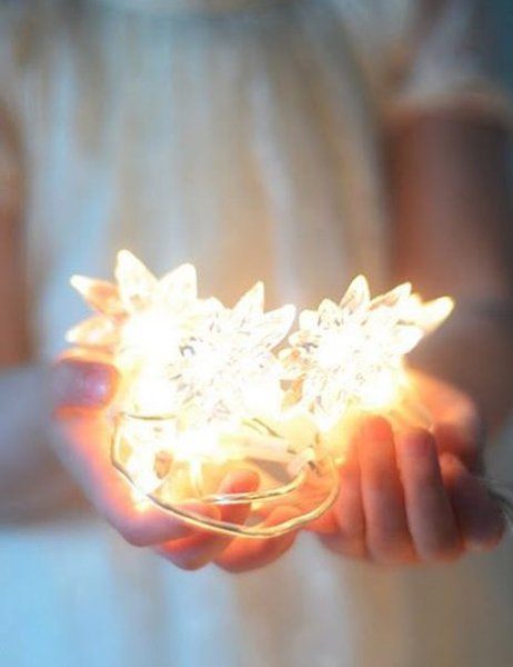 Молодость и зрелость сели на скамейку….Молодость сказала: «Ты как я сумей-ка…»Зрелость отвечала: ... - 3