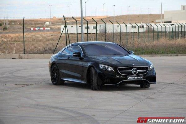 Stunning Black-on-Black Mercedes-Benz S 63 AMG Coupe. - 8