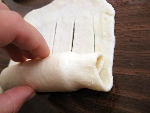 Несладкие булочки с соленым плавленным сыром. Для меня они просто идеально подходят для завтрака с ... - 5