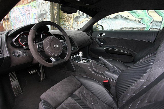 Audi R8 V10   - -,  :