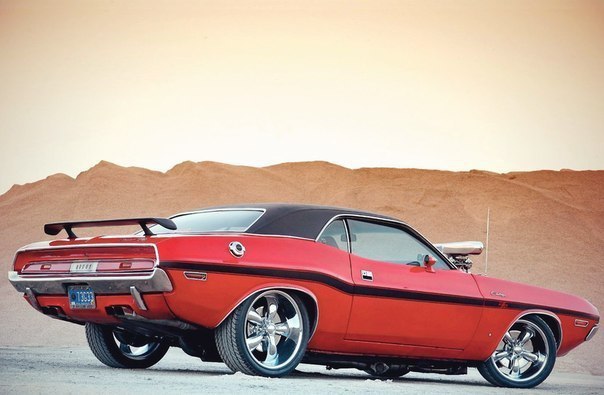 1970 Dodge Challenger R/T - 8