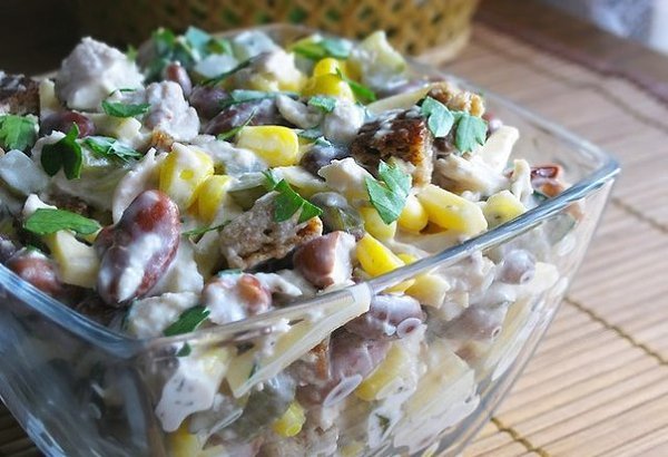 Салат с курицей, фасолью и сыром.185ккал. на 100гр.Отварное куриное филе – 300гФасоль (отварная или ...
