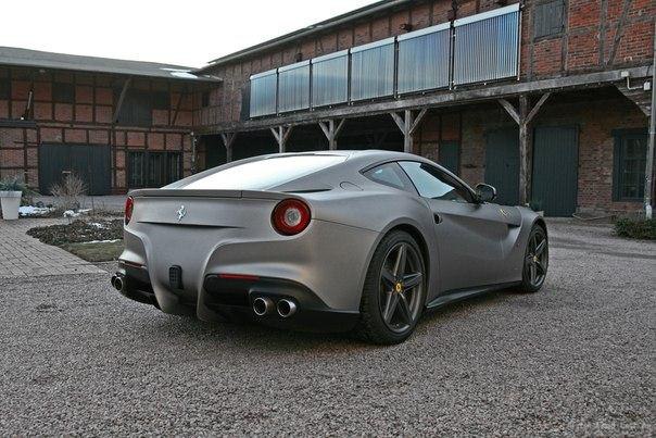 Ferrari F12 Berlinetta - 4