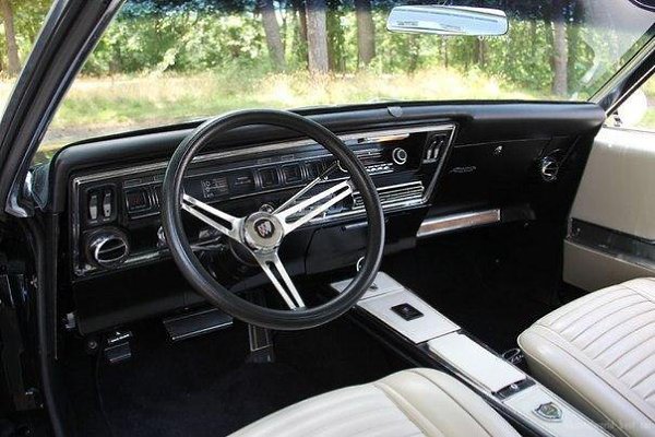 1966 Buick Riviera GS - 8