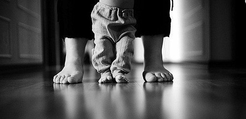 Главное в жизни - это семья. Карьера - не ждет тебя дома, деньги - не вытрут слезы, а слава - не ...