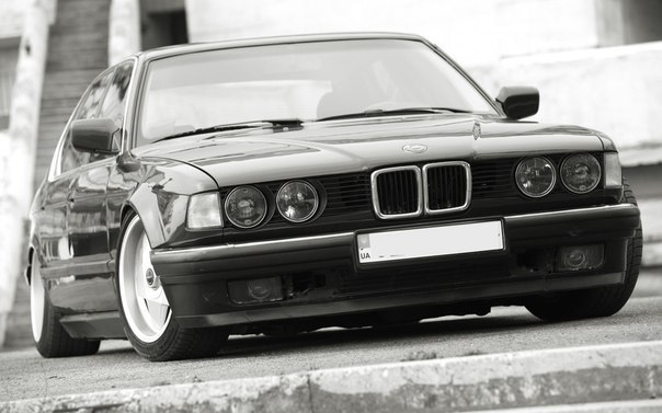 BMW E32 - 4