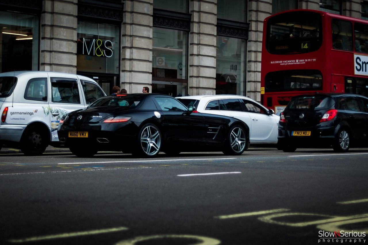 Mercedes-Benz SLS AMG