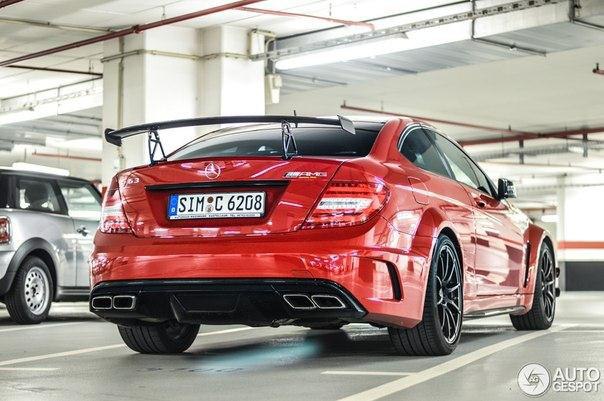 Mercedes-Benz C 63 AMG Coup Black Series. - 3