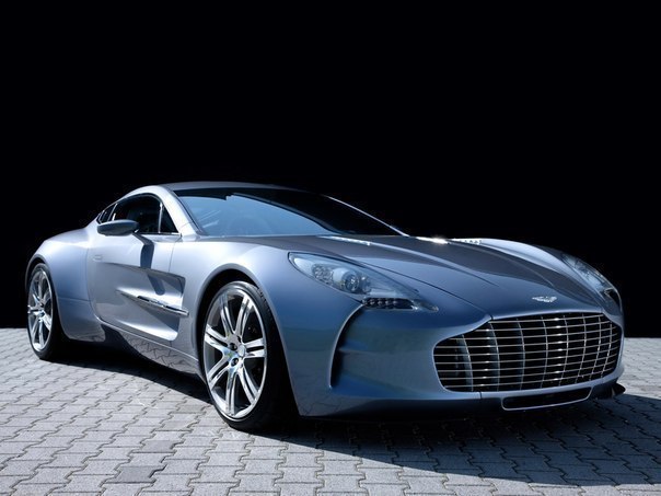 Aston Martin One-77 - 4