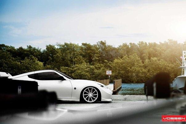 Nissan 370Z - 2