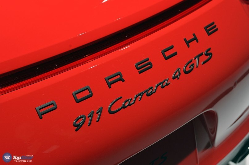 2015 Porsche 911 GTS - 8