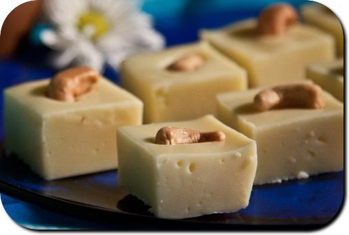 БУРФИ С КОКОСОМ.Готовим вкуснейший десертЭта очень вкусная и чрезвычайно питательная сладость ...