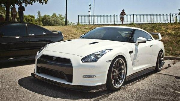 Nissan GT-R