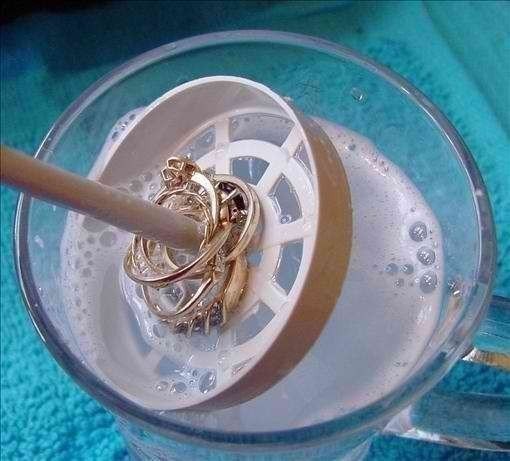 Для того, чтобы ювелирные изделия сверкали.Вам понадобятся:- 1 столовая ложка соли- 1 столовая ложка ...