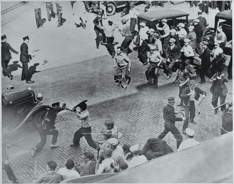 Открытый бой. Всеобщая забастовка в Миннеаполисе (1934). Minneapolis General Strike of 1934. Забастовки рабочего движения в США. Массовая демонстрация в США 20 век.