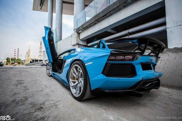 Lamborghini Aventador - 8