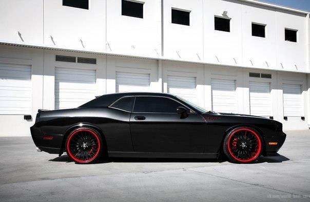 Dodge Challenger SRT8 - 3