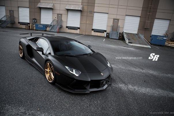 Lamborghini Aventador on PUR AERO RS07 Wheels.