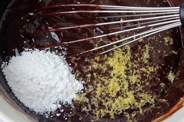 Французский шоколадный торт.Ингредиенты: 250 г. темного шоколада (70%); 225 г. сливочного масла; 1 ... - 3