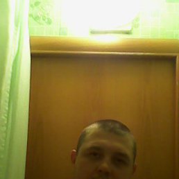 Aleksei, 43, 