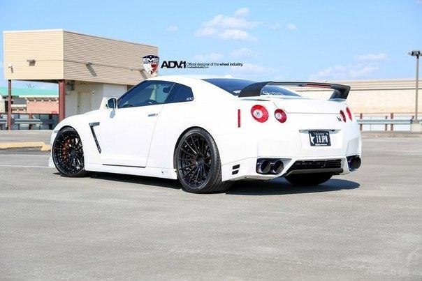 Nissan GT-R - 5