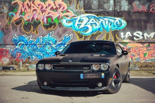 Dodge Challenger SRT8 - 2