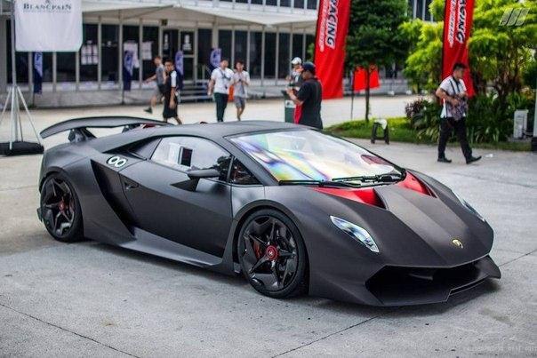 Lamborghini Sesto Elemento - 2