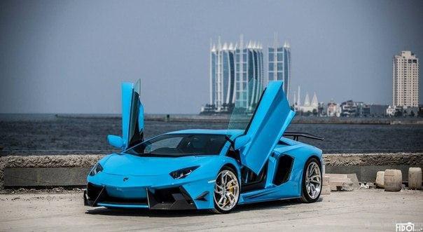 Lamborghini Aventador - 2